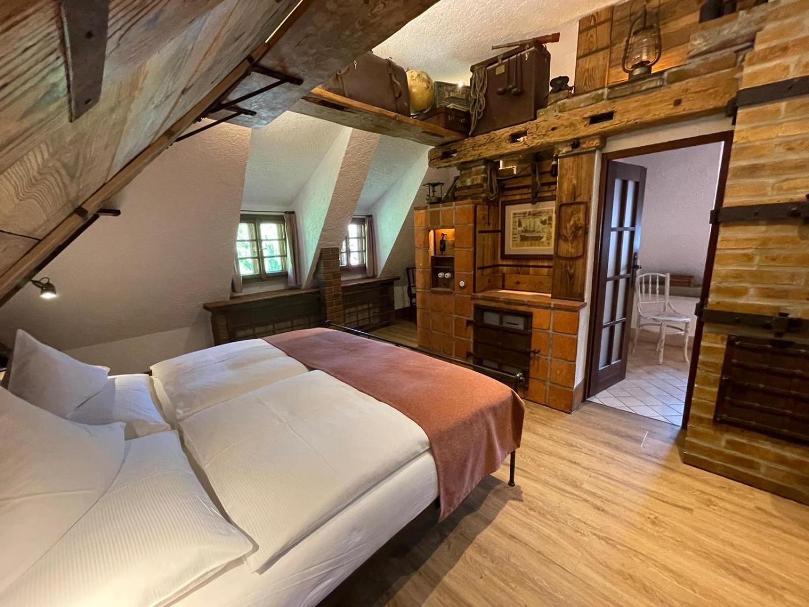 Romantik Hotel U Raka Prague Luaran gambar
