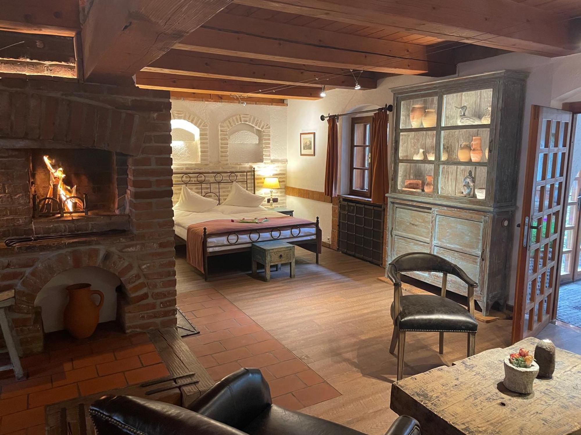 Romantik Hotel U Raka Prague Luaran gambar